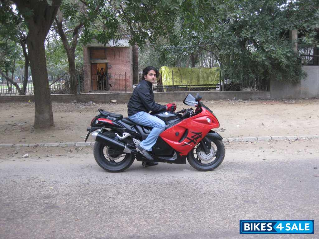 Black And Red Hero Karizma R