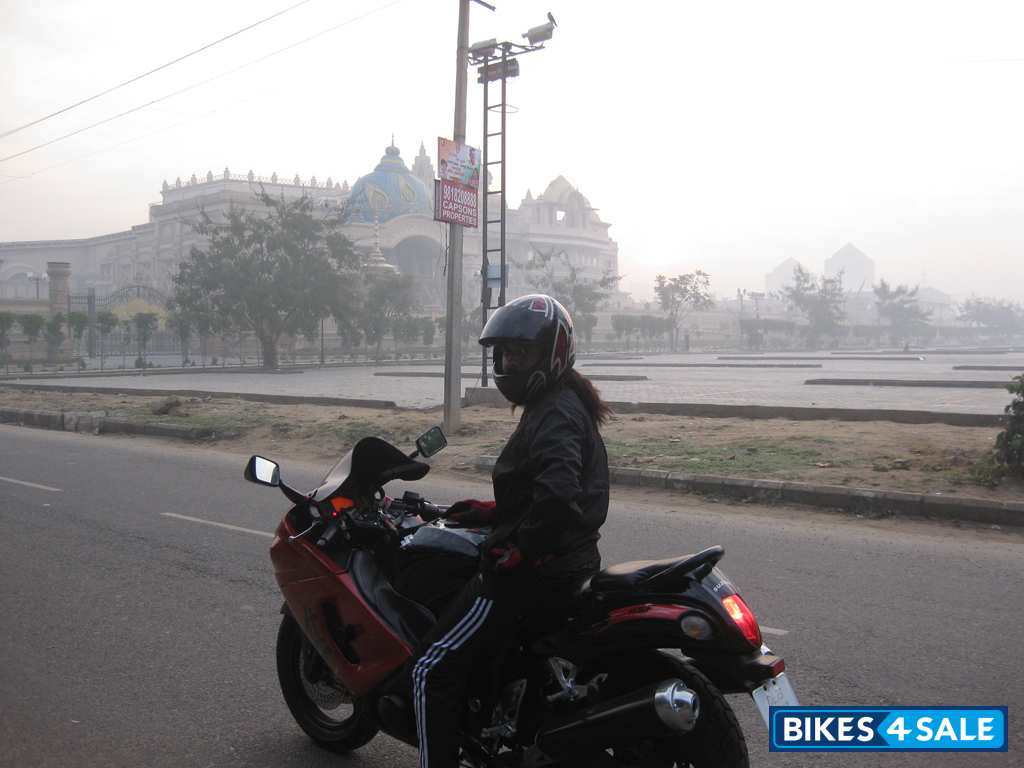 Black And Red Hero Karizma R