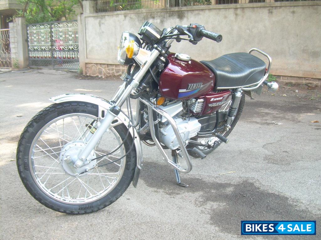 Maroon Yamaha RX 135 Maroon Yamaha RX 135