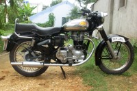 Black Royal Enfield Bullet Standard 350