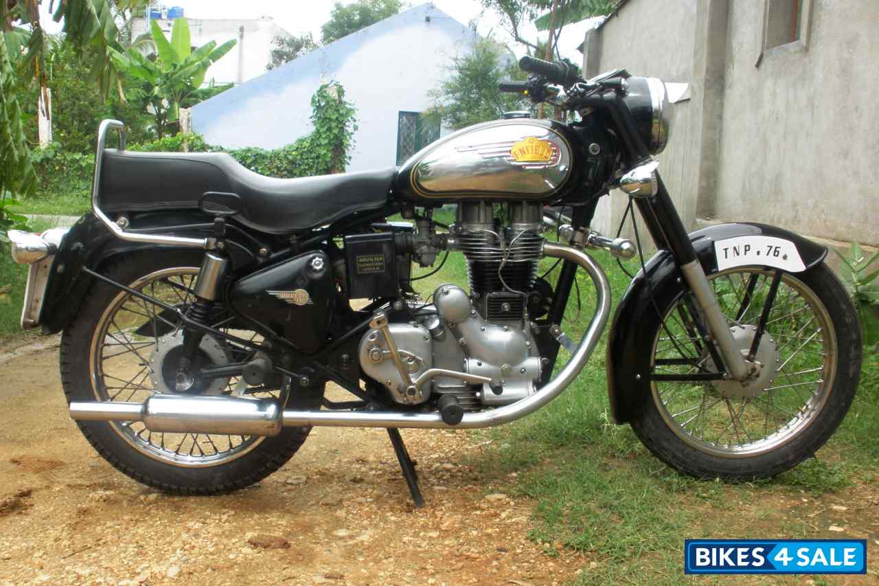 Black Royal Enfield Bullet Standard 350