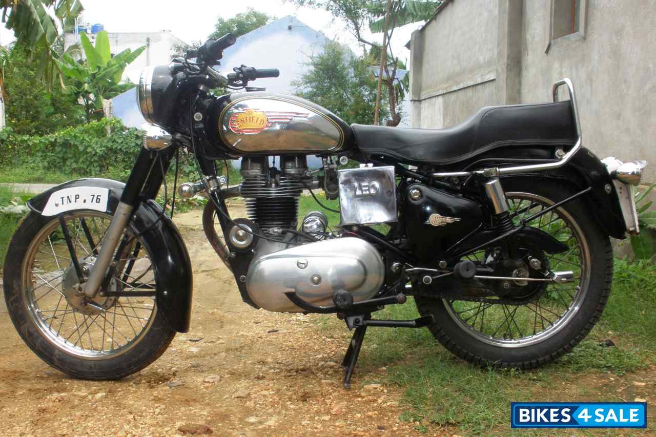 Black Royal Enfield Bullet Standard 350