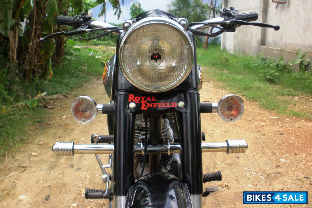 Black Royal Enfield Bullet Standard 350