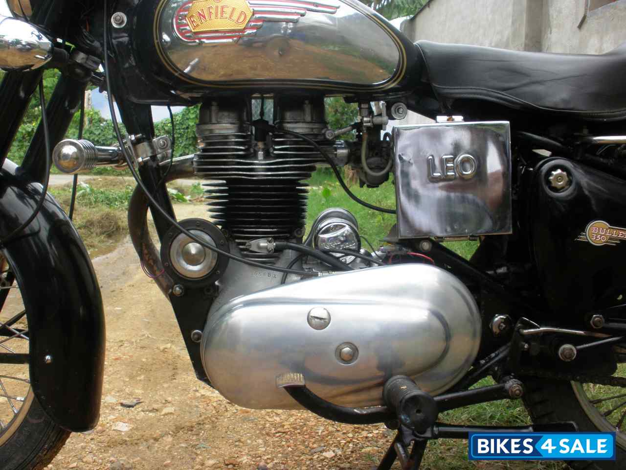 Black Royal Enfield Bullet Standard 350
