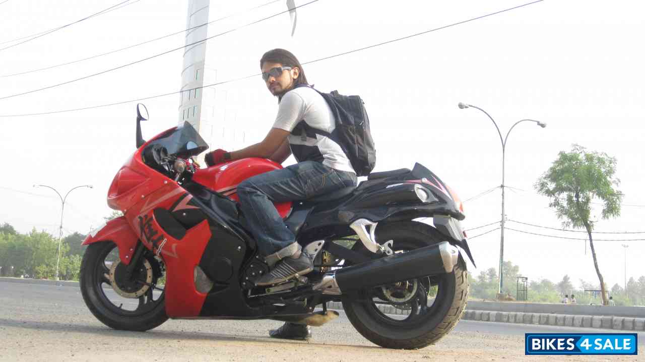 Red And Black Hero CBZ Star