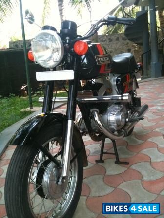 Black Ideal Jawa Yezdi RoadKing Black Ideal Jawa Yezdi RoadKing