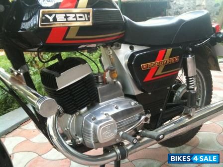 Black Ideal Jawa Yezdi RoadKing Black Ideal Jawa Yezdi RoadKing