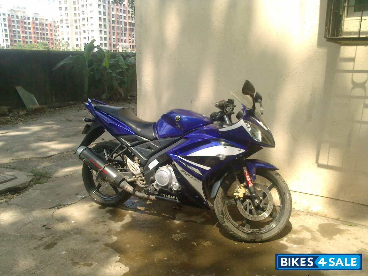 Blue Yamaha YZF R15