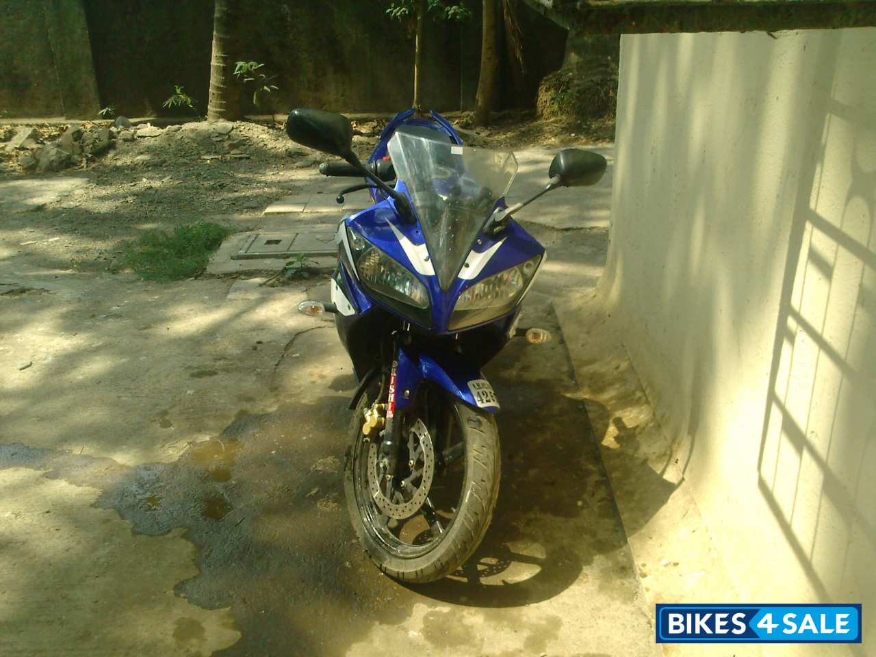 Blue Yamaha YZF R15 Blue Yamaha YZF R15