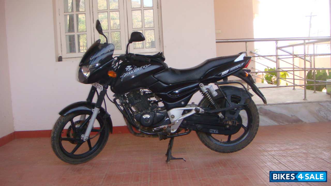 Black Bajaj Pulsar 180 DTSi