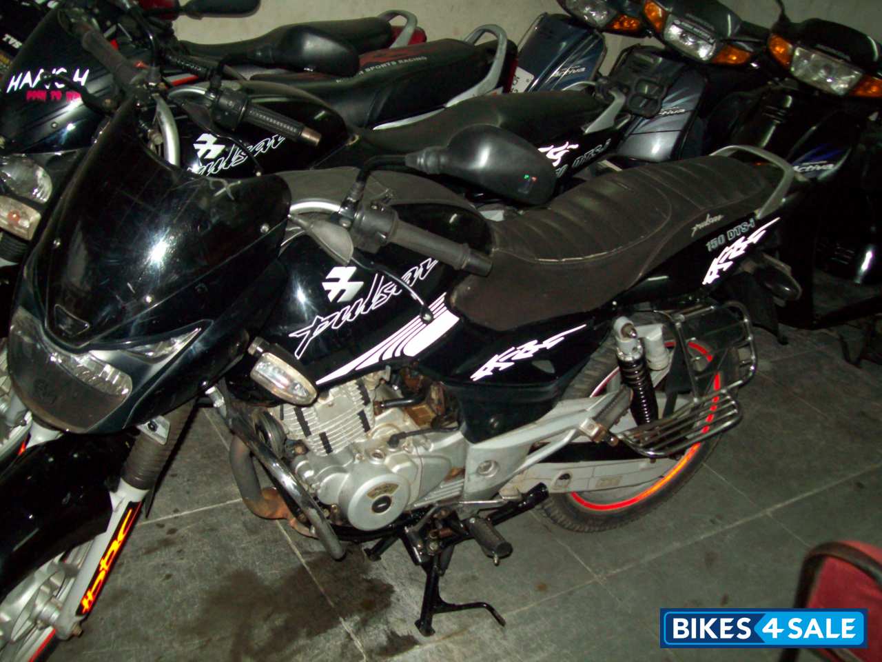 Black Red Bajaj Pulsar 150 DTSi Black Red Bajaj Pulsar 150 DTSi