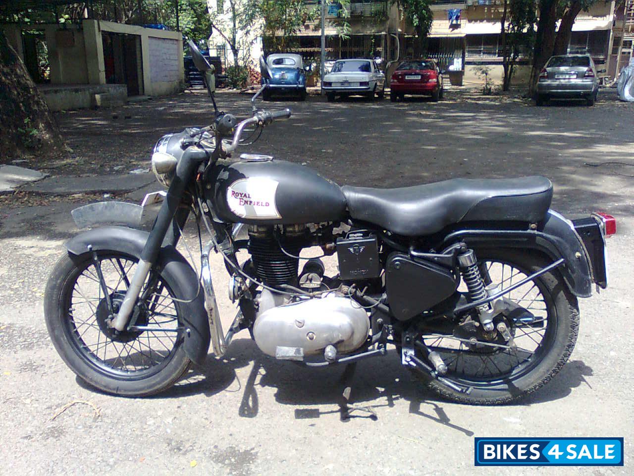 Matt Black Royal Enfield Bullet Standard 350