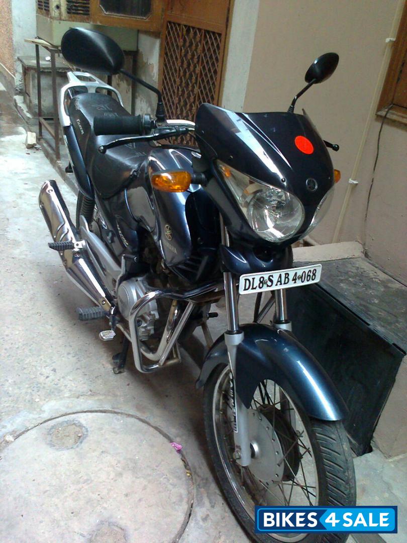 Dark Gray Yamaha Fazer 125