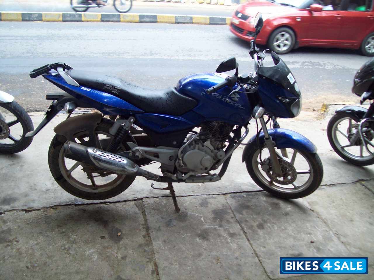Black Bajaj Pulsar 150 DTSi