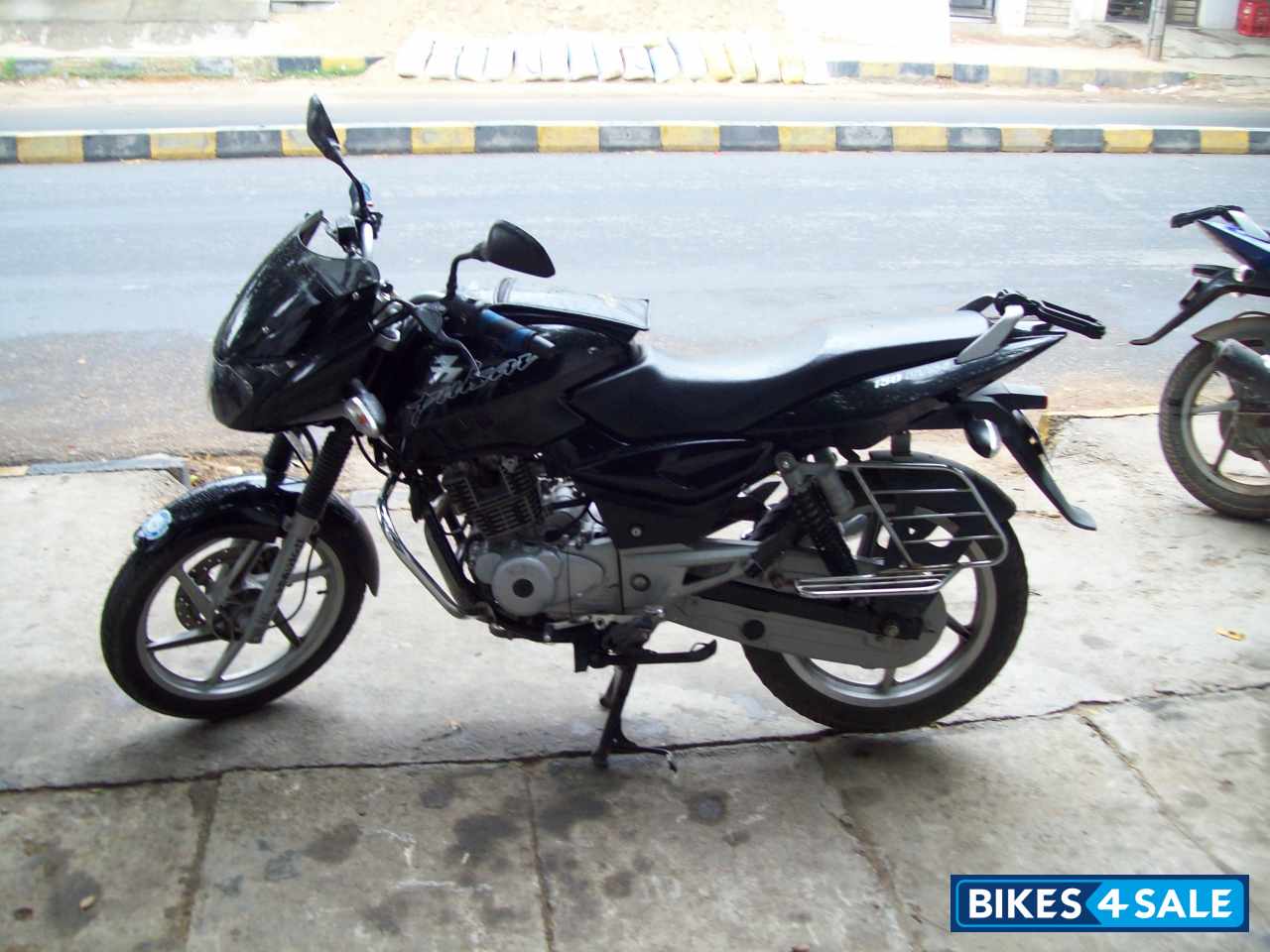 Black Bajaj Pulsar 150 DTSi