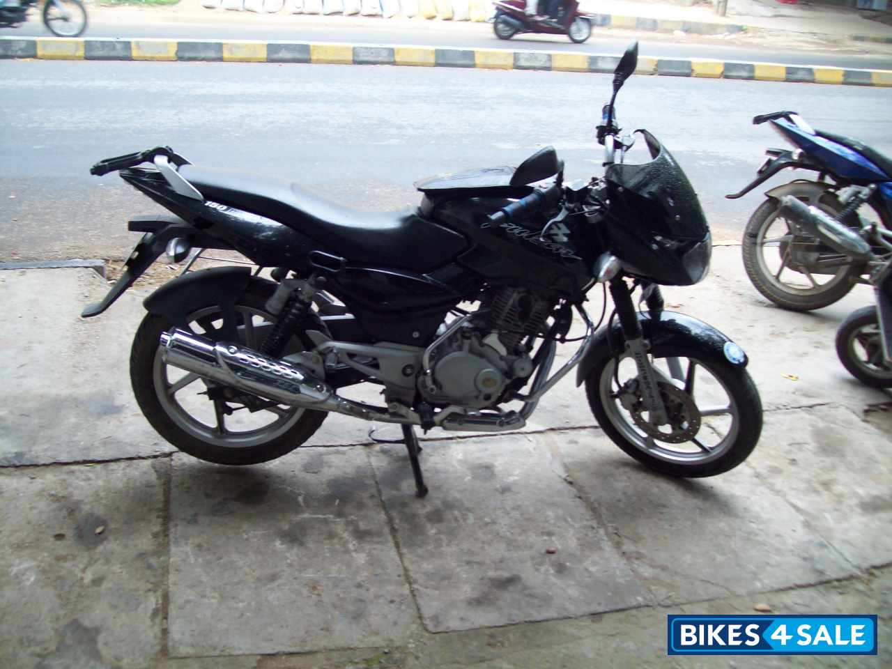 Black Bajaj Pulsar 150 DTSi