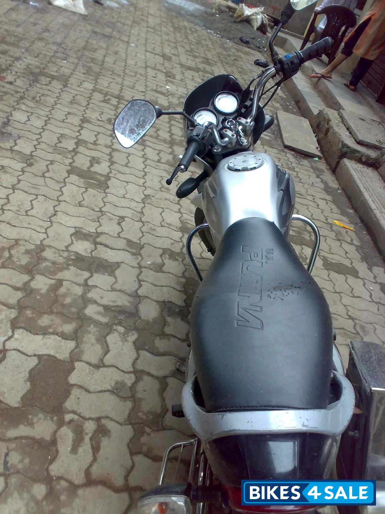 Silver Bajaj Platina 100 Silver Bajaj Platina 100