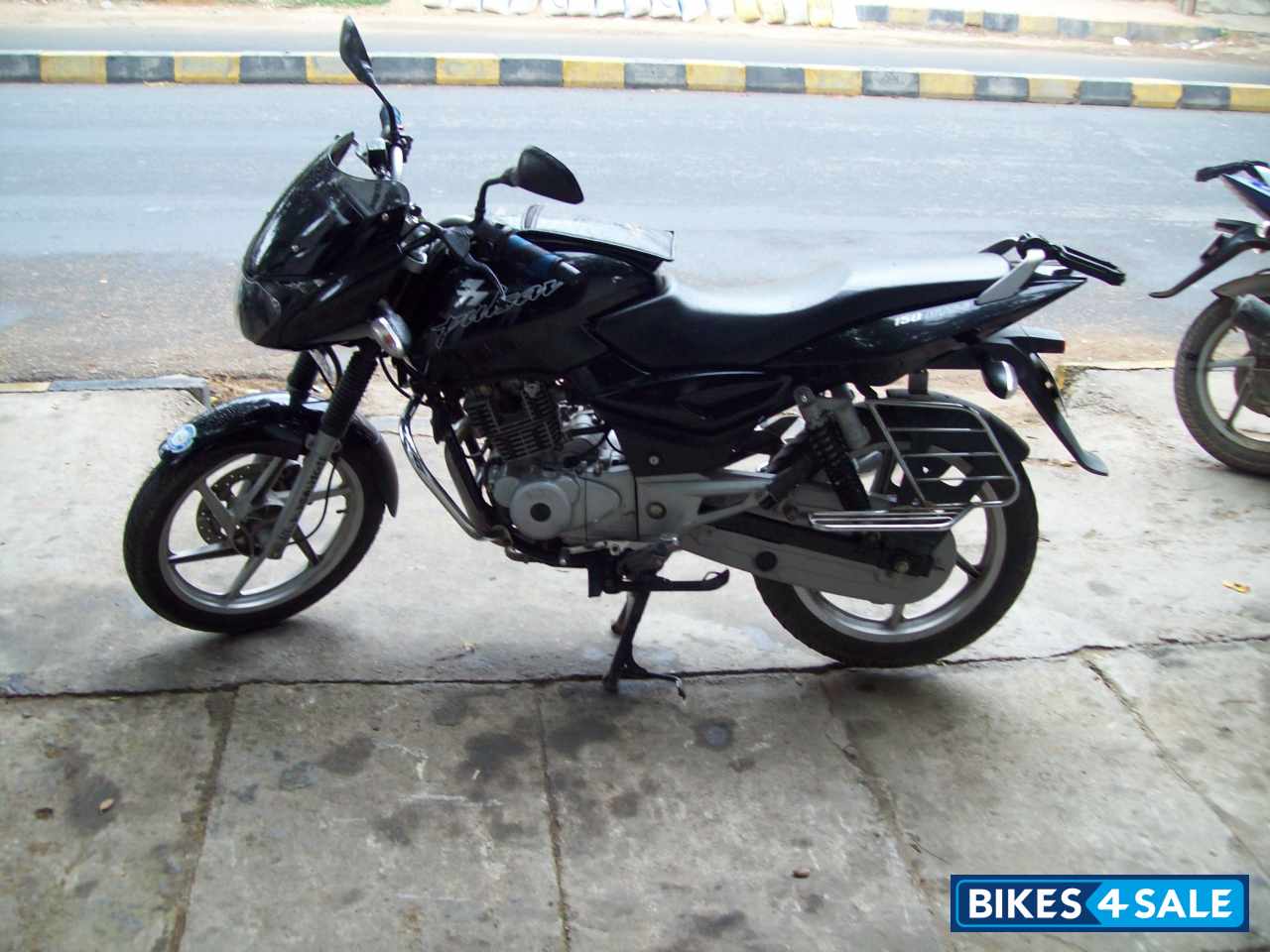 Black Bajaj Pulsar 150 DTSi