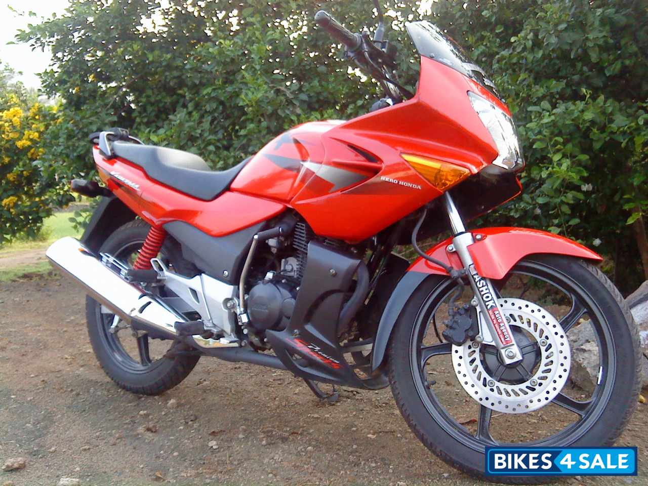 Red Hero Karizma R