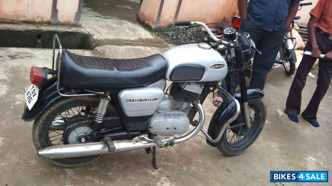 Used 1984 model Ideal Jawa Yezdi Classic for sale in Coimbatore. ID