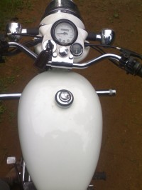 White Royal Enfield Bullet Standard 350