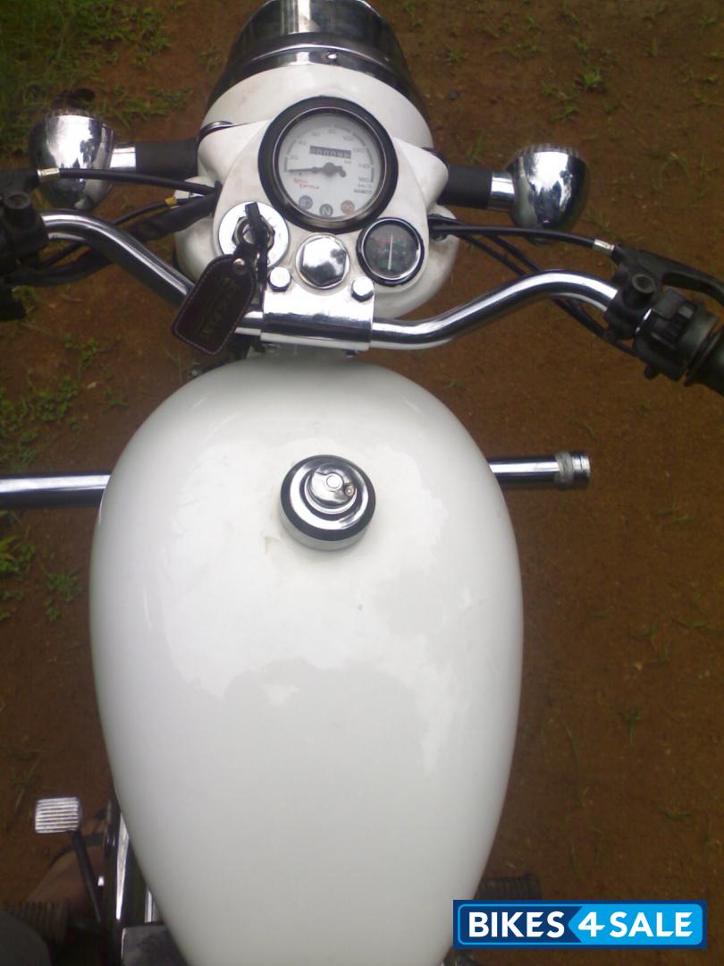 White Royal Enfield Bullet Standard 350