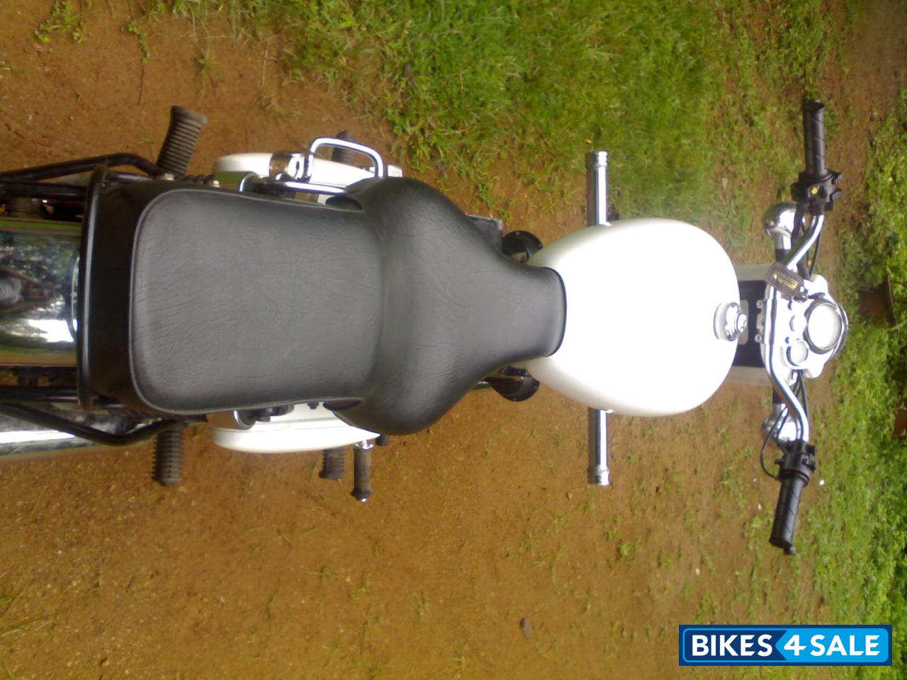 White Royal Enfield Bullet Standard 350