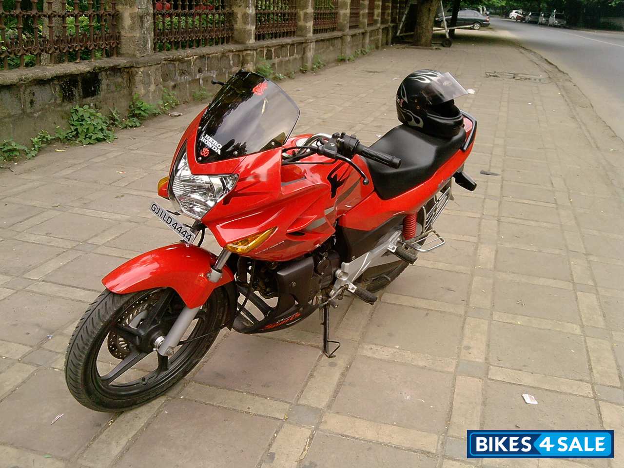 Used 2009 model Hero Karizma R for sale in Ahmedabad. ID 57004. Red