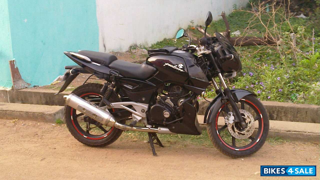 Black Bajaj Pulsar 200 DTSi