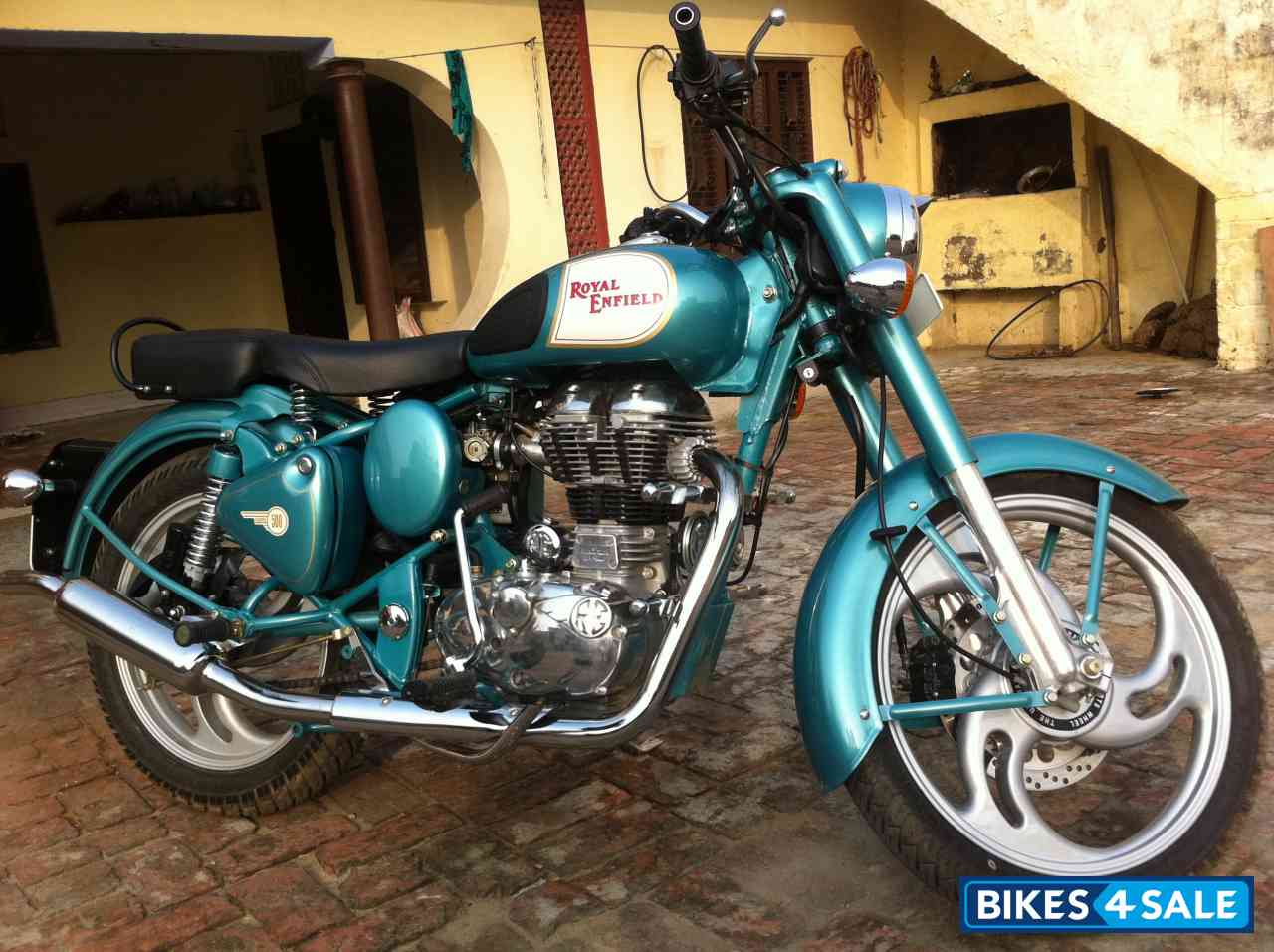 Greenish Royal Enfield Classic 500 Greenish Royal Enfield Classic 500