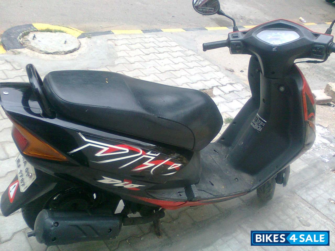 Black Honda Dio