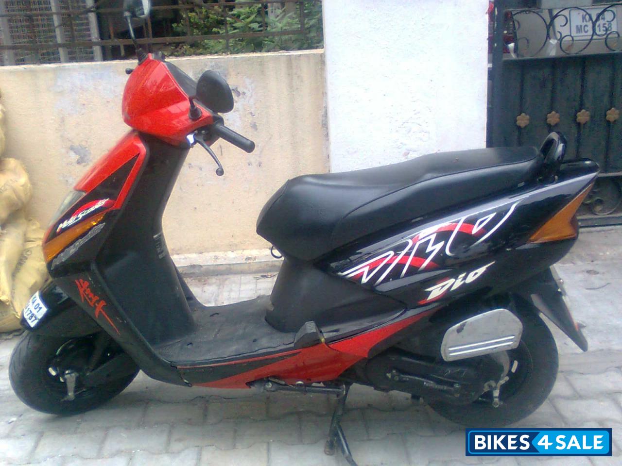 Black Honda Dio