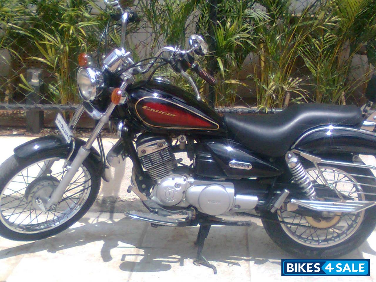 Black Yamaha Enticer