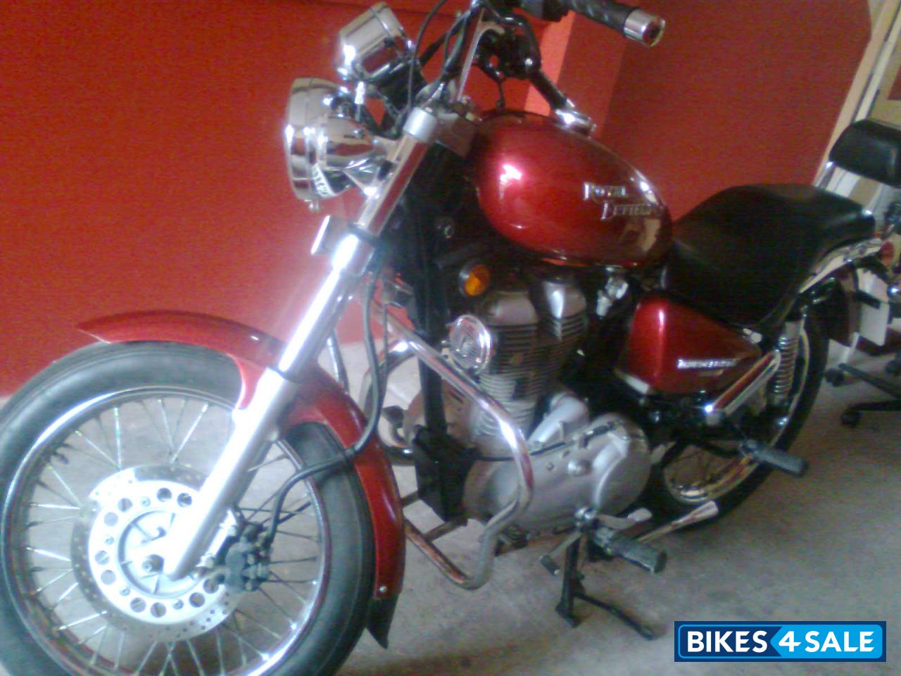 Red Royal Enfield Thunderbird TwinSpark 350