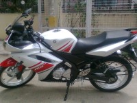 White/red Yamaha YZF R15