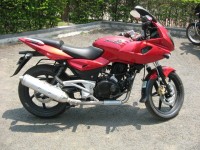 Red Bajaj Pulsar 220 DTSi