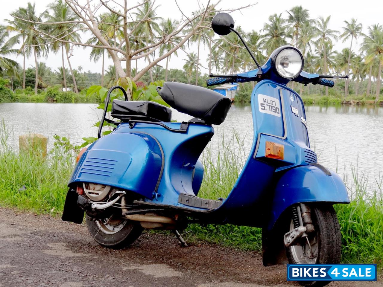 bajaj chetak bike price