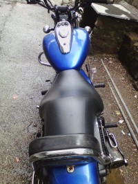Blue Bajaj Avenger 180 DTS-i