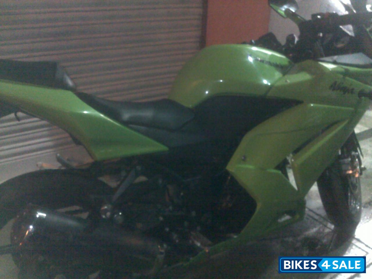 Green Kawasaki Ninja 250R Green Kawasaki Ninja 250R