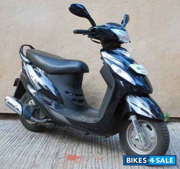 Black Mahindra Rodeo