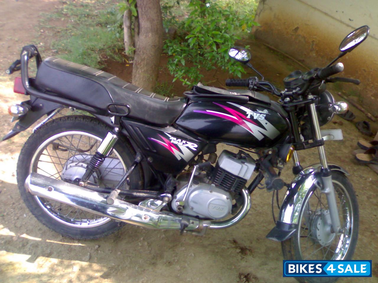 Black TVS MAX 100R Black TVS MAX 100R