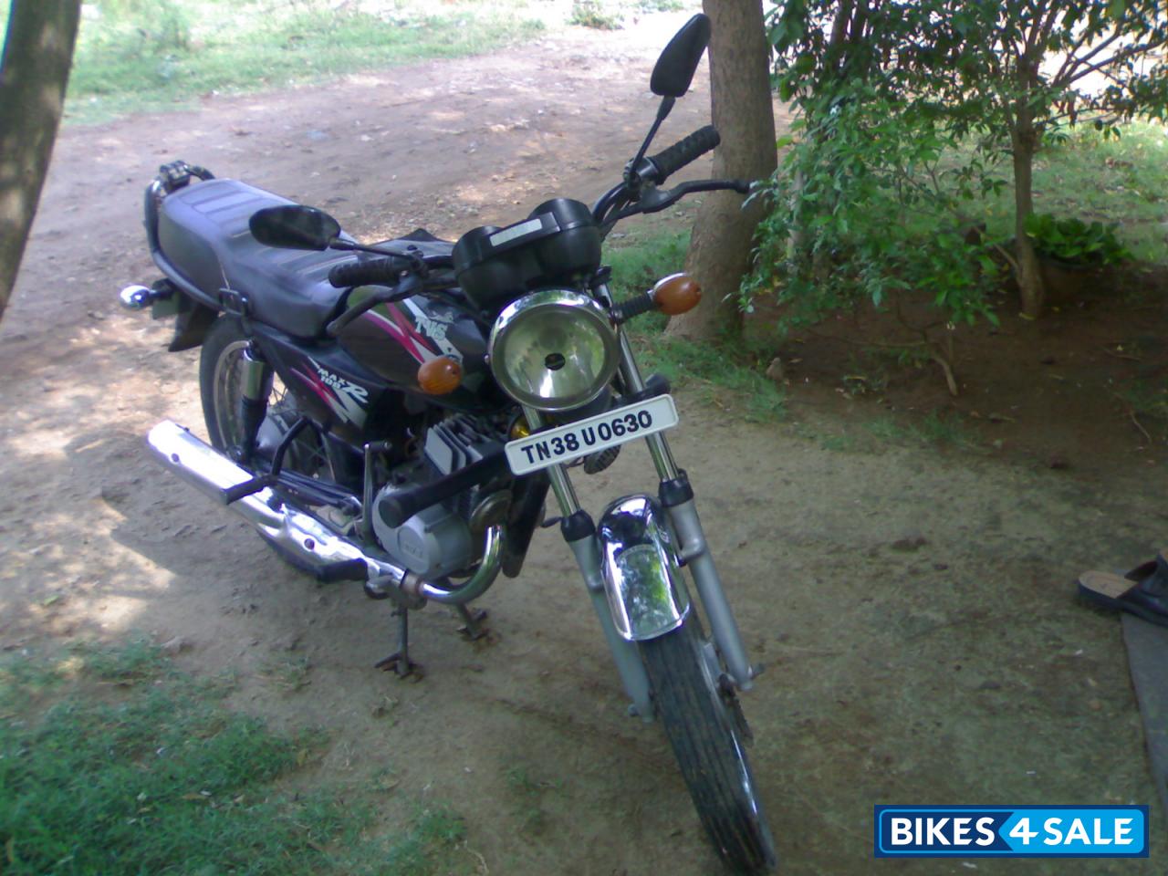 Black TVS MAX 100R Black TVS MAX 100R