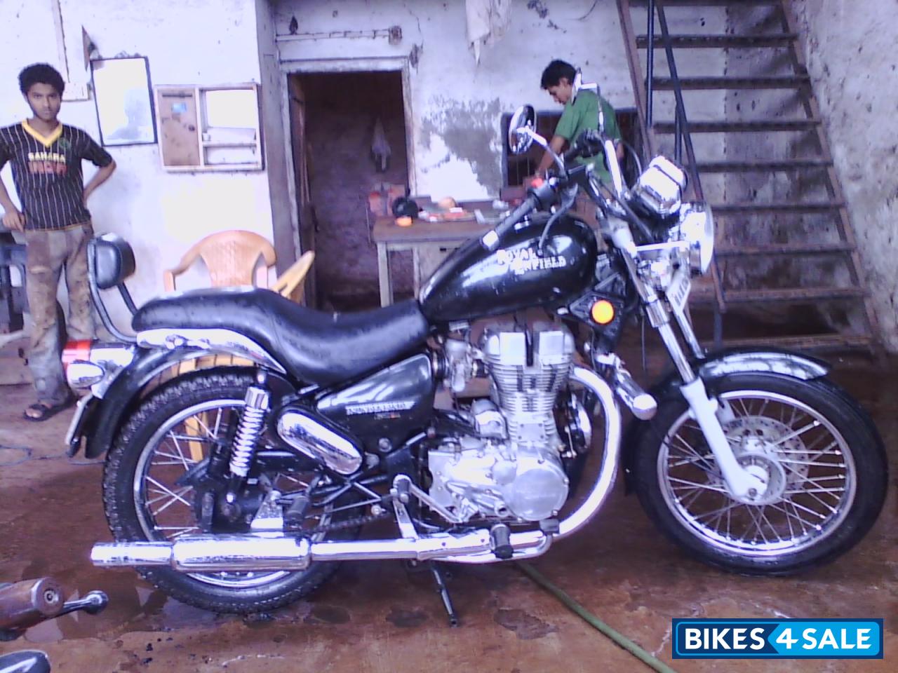Blue Royal Enfield Thunderbird TwinSpark 350