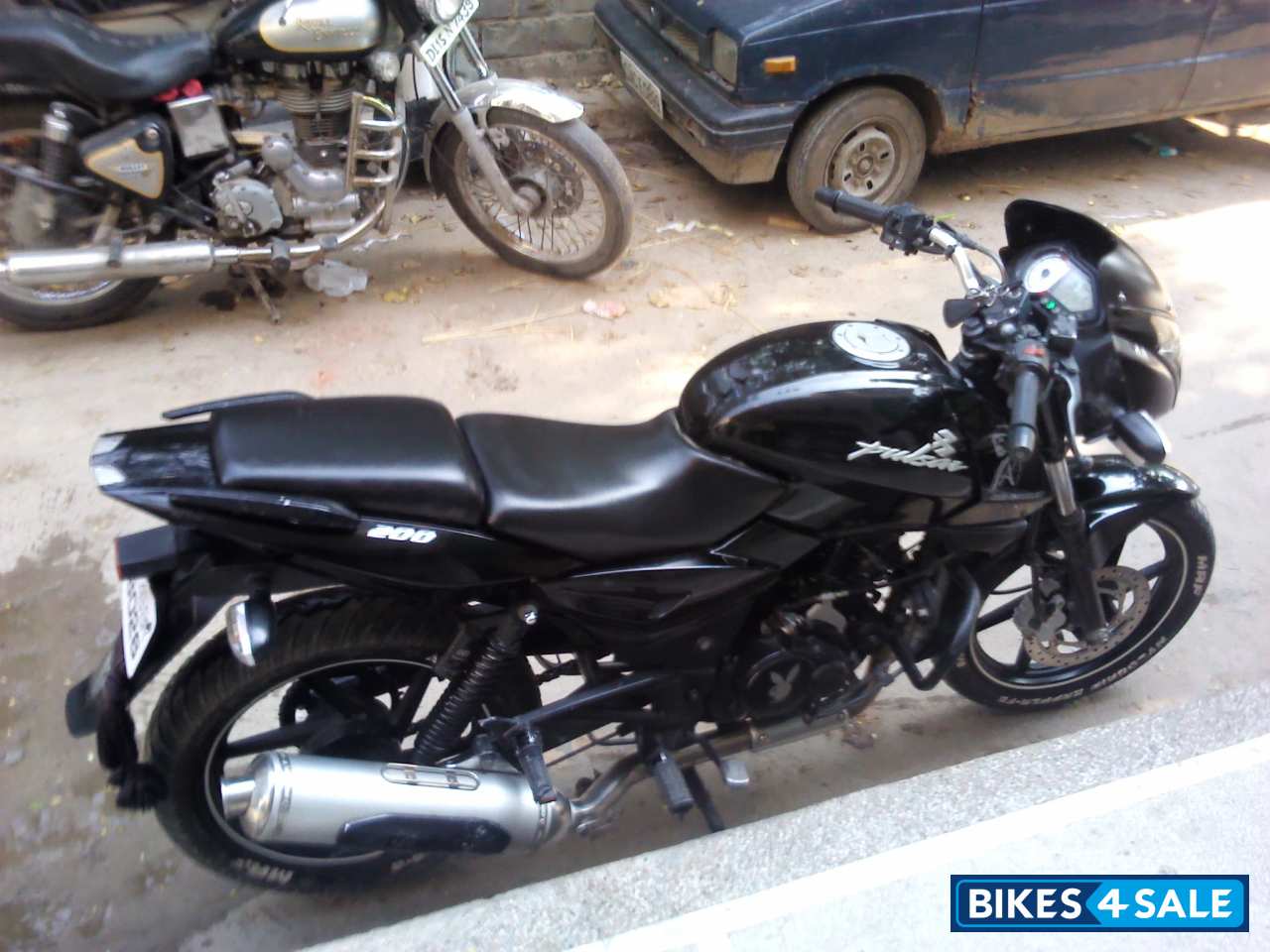 Black Bajaj Pulsar 200 DTSi