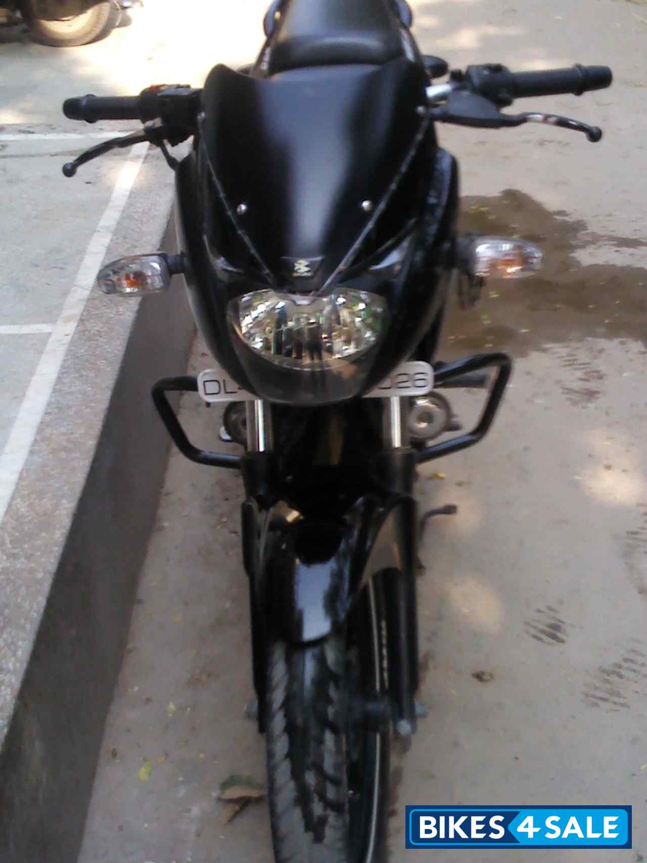 Black Bajaj Pulsar 200 DTSi