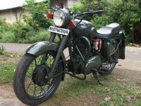 Classic Battle Green Royal Enfield Bullet Standard 350