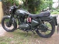 Classic Battle Green Royal Enfield Bullet Standard 350