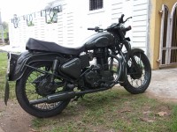 Classic Battle Green Royal Enfield Bullet Standard 350
