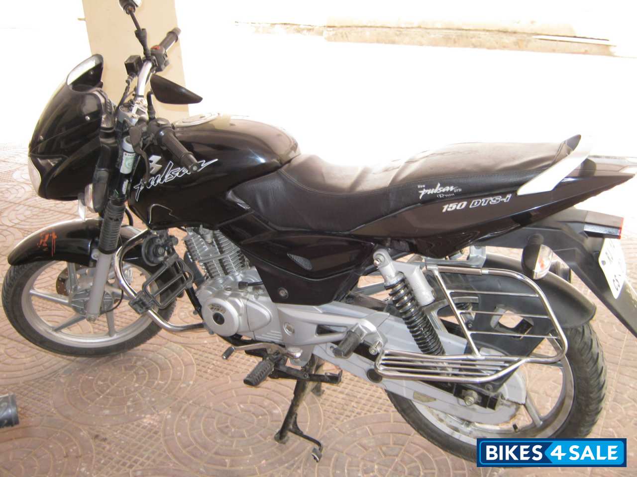 Black Bajaj Pulsar 150 DTSi