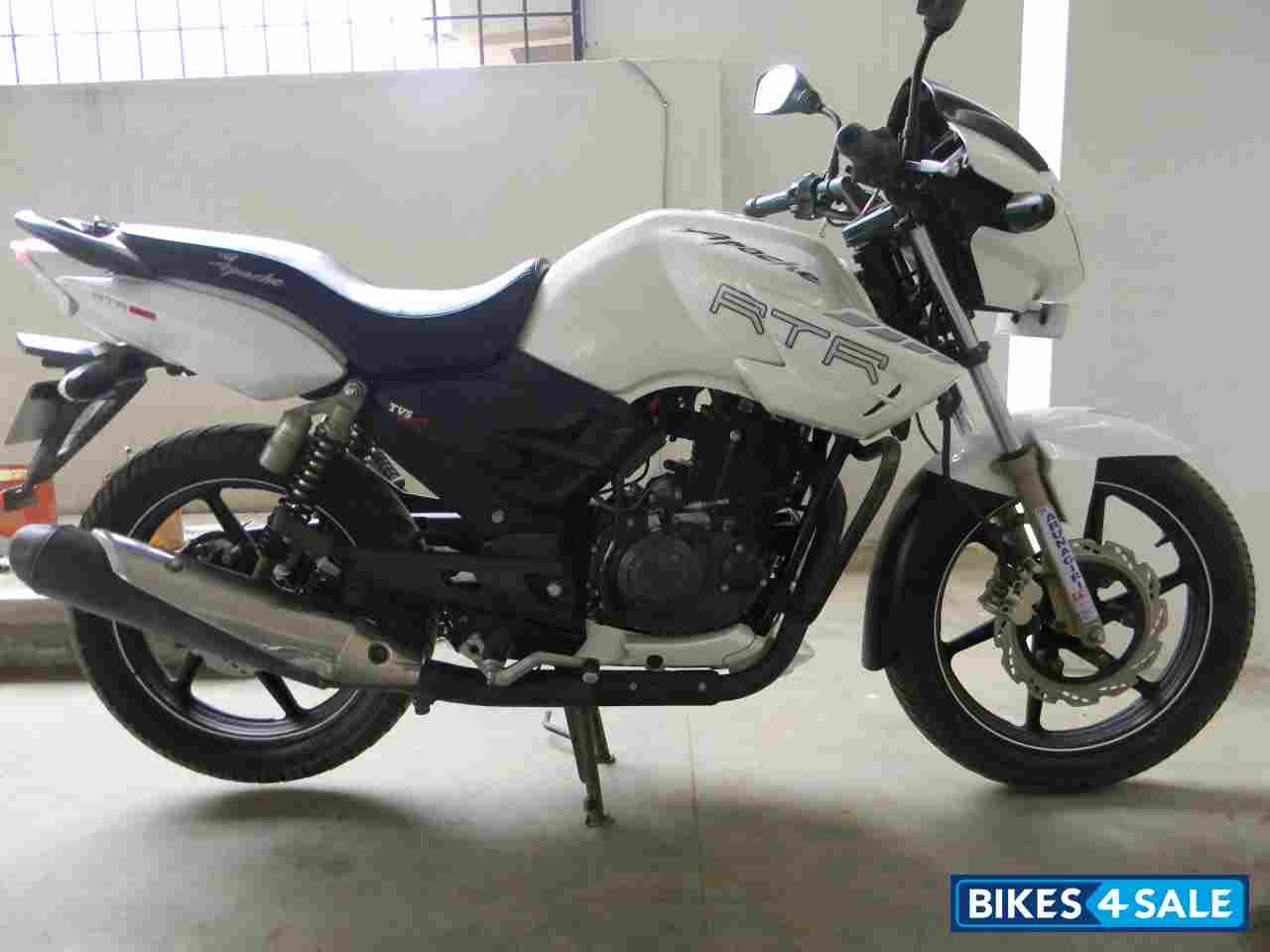 apache rtr 180 white colour price